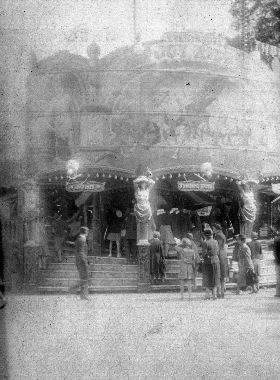 John_Thurstons_Ark_St_Giles_Fair_Oxford_1945.jpg